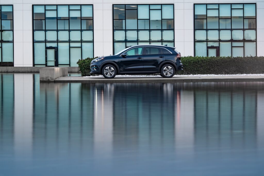 2020 KIA Niro EV EX Premium – The Game Changer That isn’t a Tesla via Carsfera.com