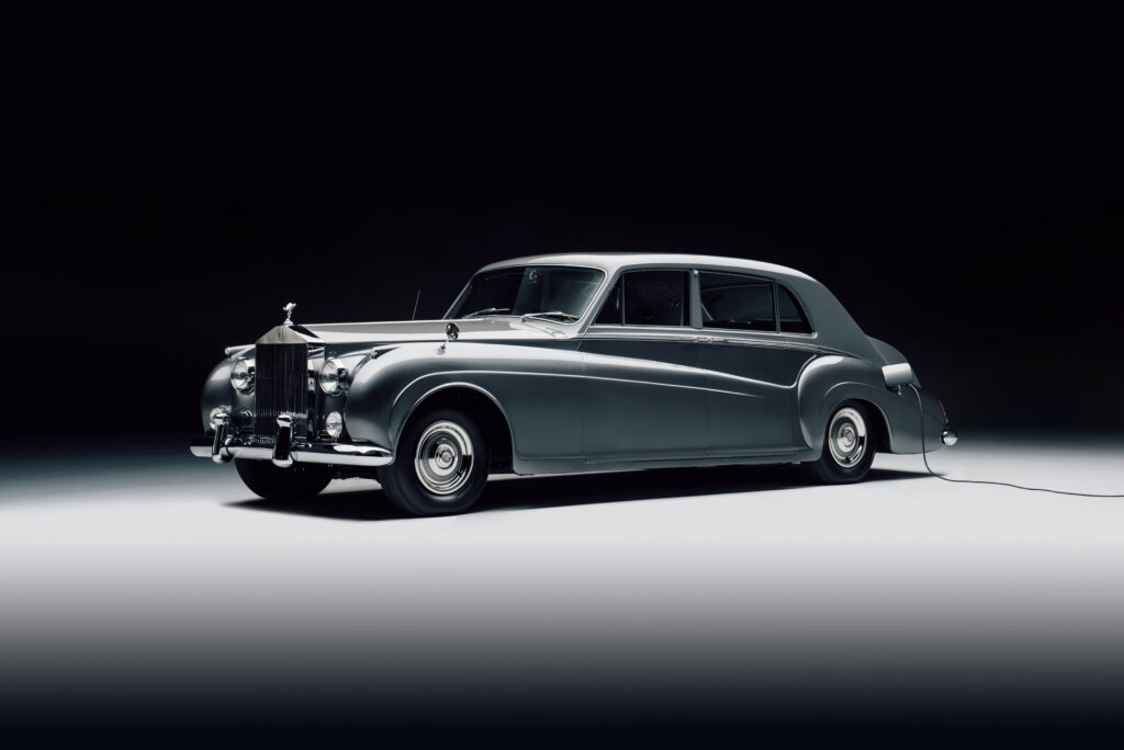 LUNAZ UNVEILS WORLD’S FIRST ELECTRIC CLASSIC ROLLS-ROYCE CARS via Carsfera.com