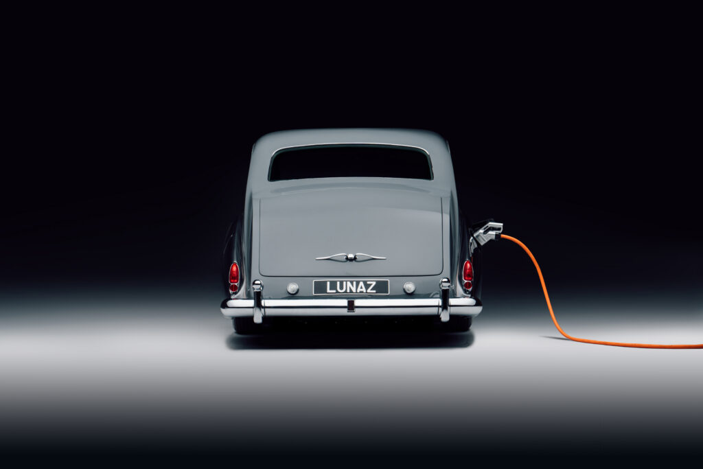 LUNAZ UNVEILS WORLD’S FIRST ELECTRIC CLASSIC ROLLS-ROYCE CARS via Carsfera.com