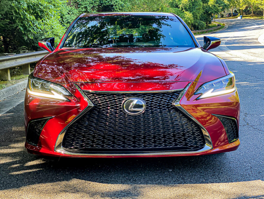 2021 Lexus ES250 F Sport – Luxury For Everyone via Carsfera.com