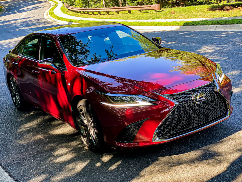 2021 Lexus ES250 F Sport – Luxury For Everyone via Carsfera.com