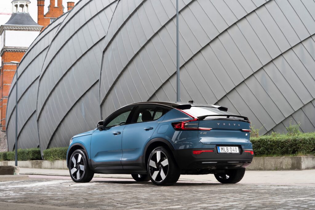 The fully electric Volvo C40 Recharge compact SUV has earned the coveted 2022 TOP SAFETY PICK+ (TSP+) award from the Insurance Institute of Highway Safety (IIHS). via alt@carsfera.com>@agcarsfera<@carsferanews@agcarsfera^<cT>?!Findme
