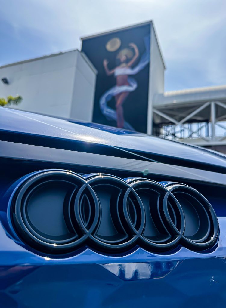 Miami Beach, a hub of artistic expression and opulent living, provided the perfect canvas for my electrifying experience in the 2023 Audi RS e-tron GT