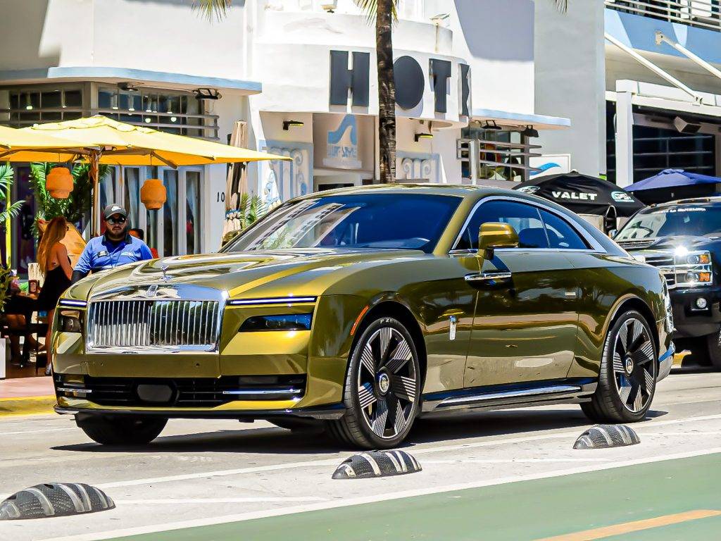 Rolls-Royce Spectre in Miami Beach. Visit Carsfera.com