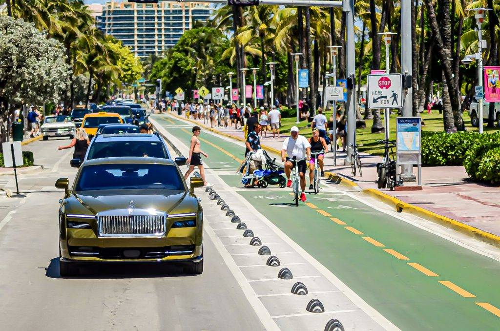 Rolls-Royce Spectre in Miami Beach. Visit Carsfera.com