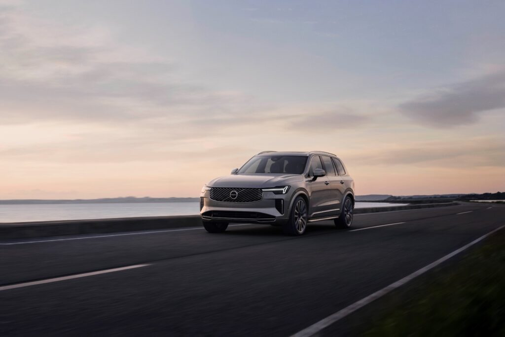 Experience the 2025 Volvo XC90: a luxurious hybrid SUV with advanced safety, eco-friendly design, and powerful performance. Read more: Carsfera.com