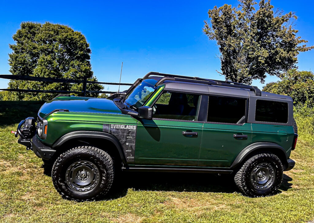 2024 Ford Bronco Everglades showcasing rugged design, advanced off-road features, and adventure-ready capabilities for extreme terrains and water fording