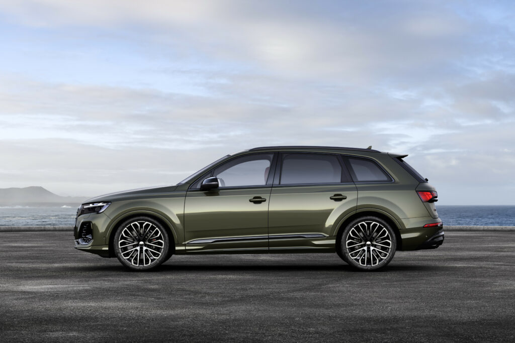 2025 Audi SQ7 Prestige: refined power, advanced tech, and luxury