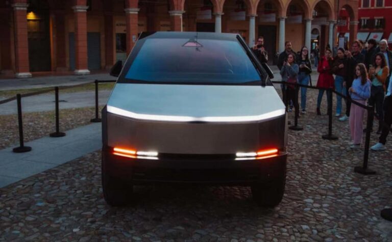 DRLs as Eyes and Hidden Headlights