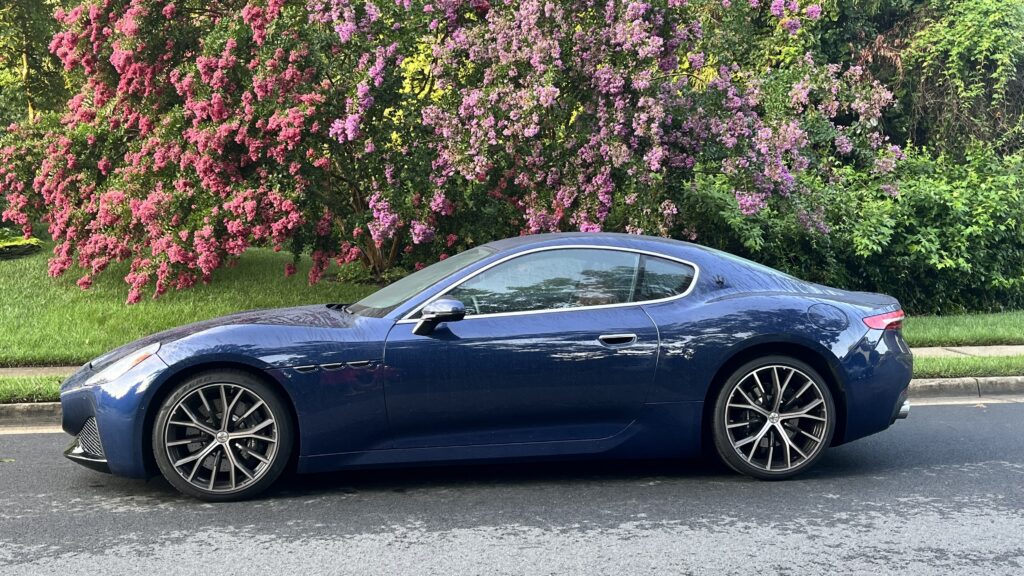 Carsfera_Maserati__High_Resolution