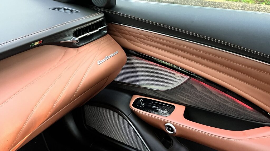 Carsfera_Maserati__High_Resolution