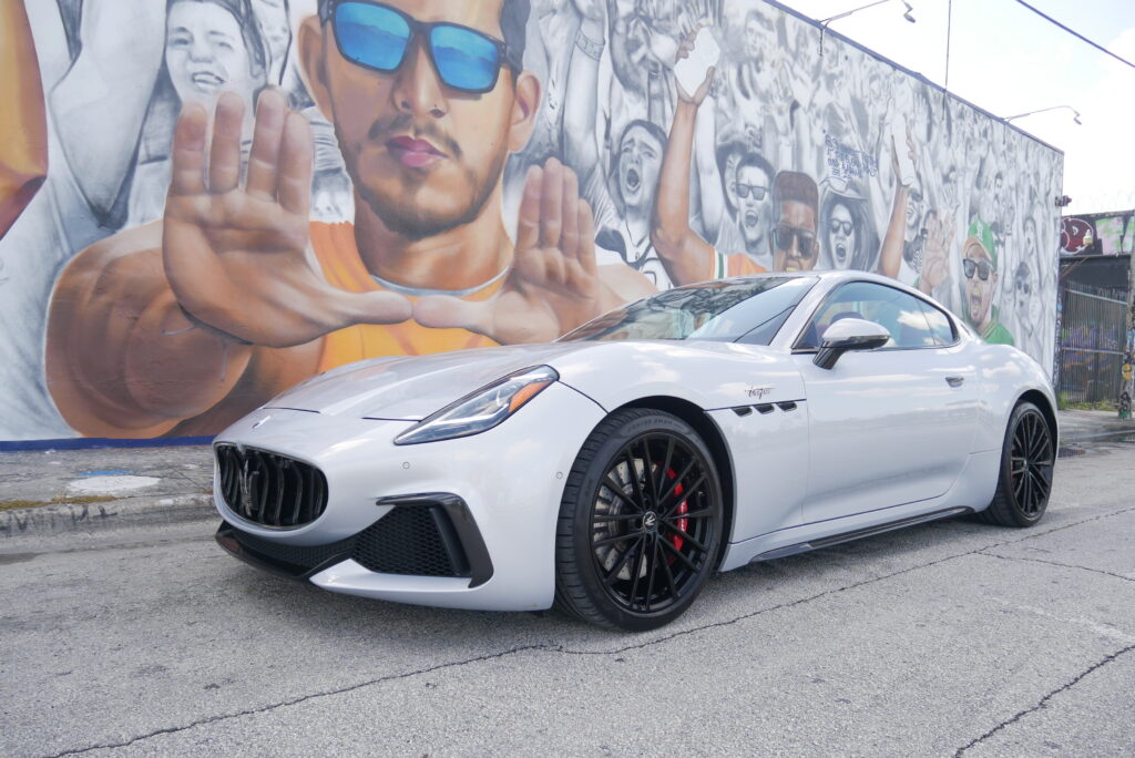 Carsfera_Maserati__High_Resolution